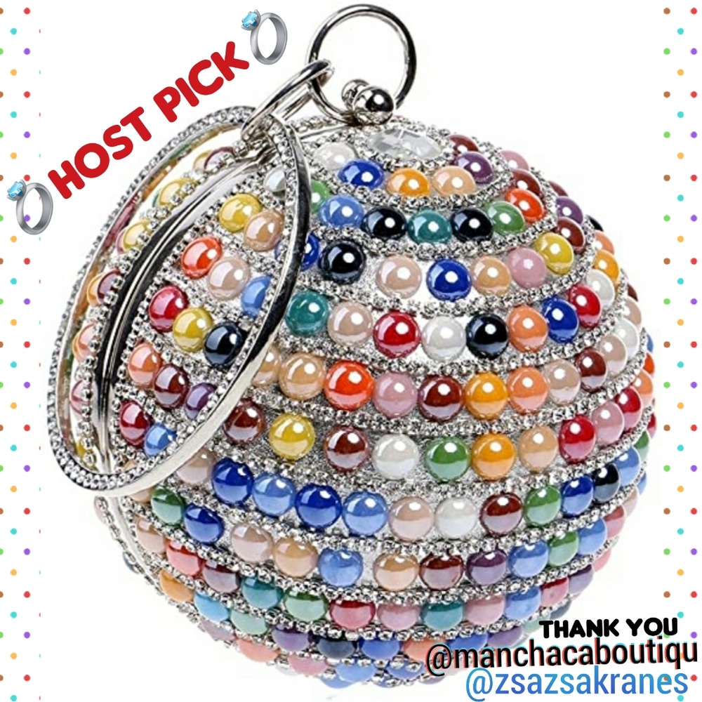 Pearl embellish purse. 📸HOSTPICK📸